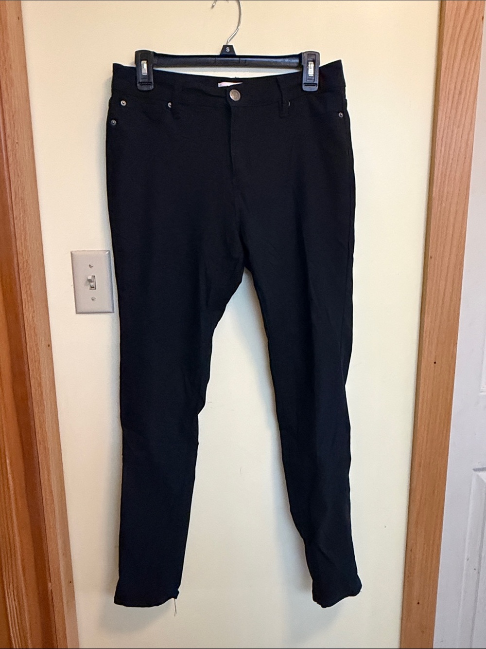 YMI Black Skinny Jeans - Sleek Slim Fit